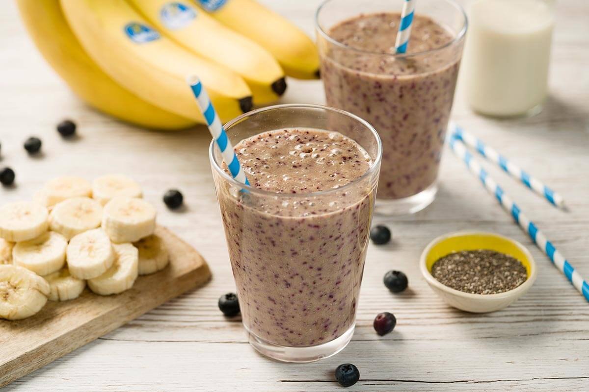 Smoothie met banaan, bosbes en chia