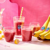 Chiquita banana smoothie with carrots, beetroot powder, cucumber and ginger