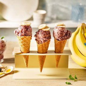 Snelle ‘nicecream’ van bananen en bosbessen