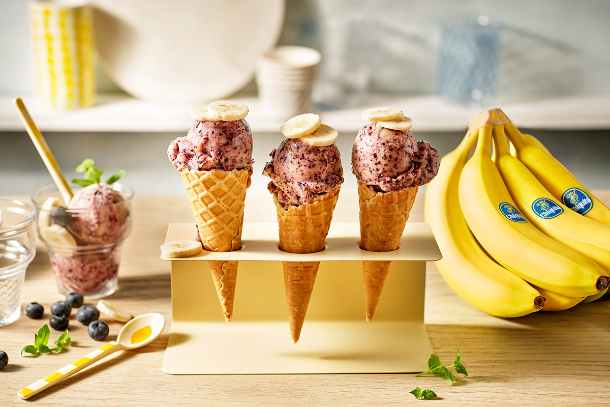 Snelle ‘nicecream’ van bananen en bosbessen