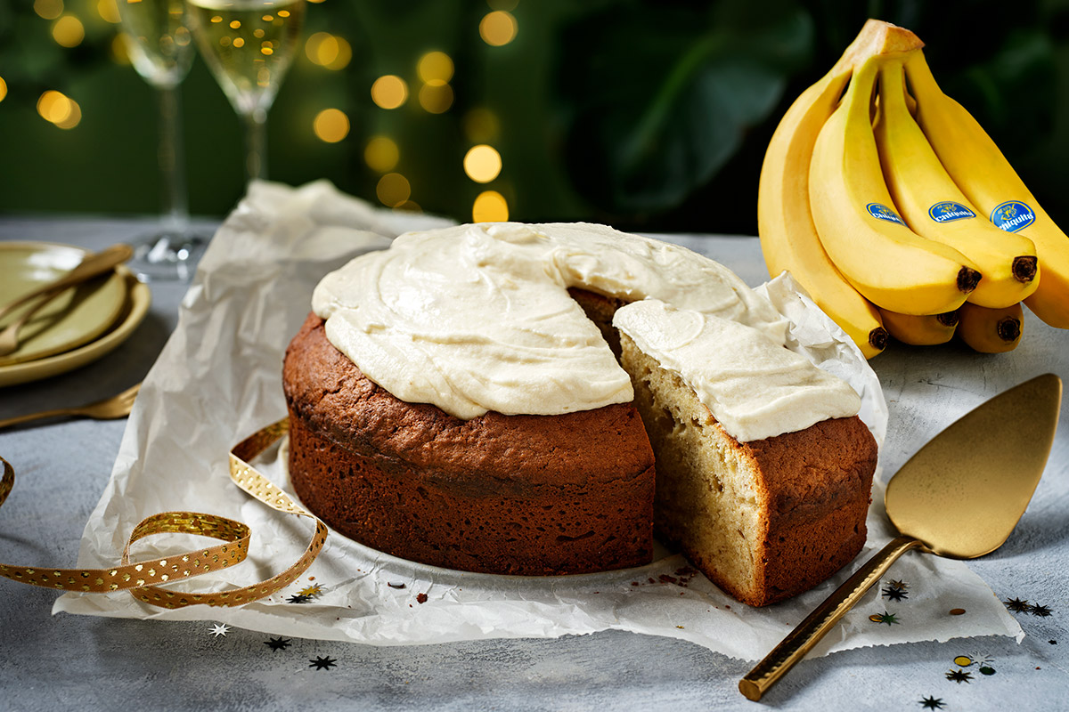 Vasilopita-nieuwjaarstaart met bananenglazuur