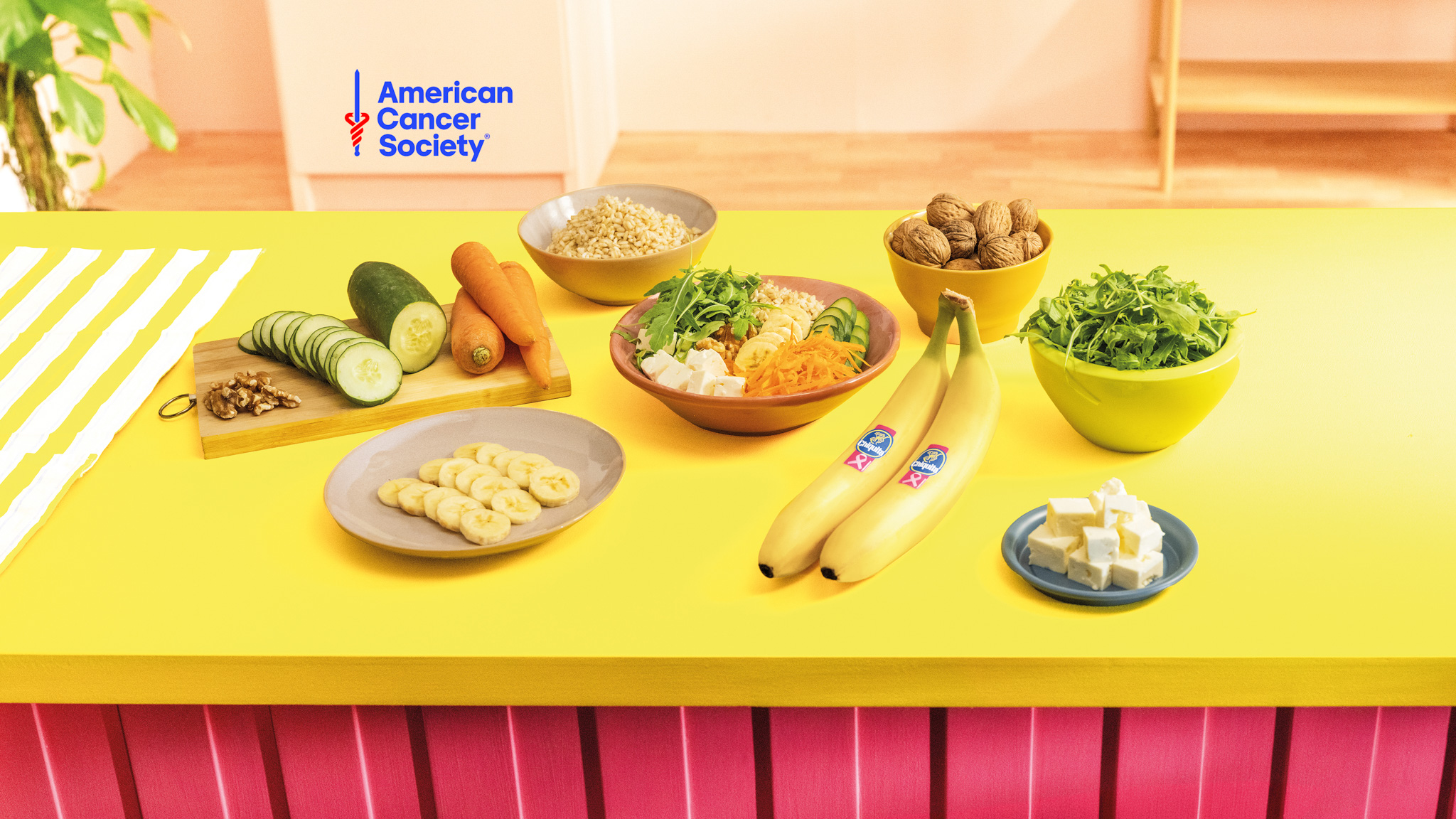 Bruine Rijst Bowl met Chiquita Bananen, Feta, Walnoten & Knapperige Groenten